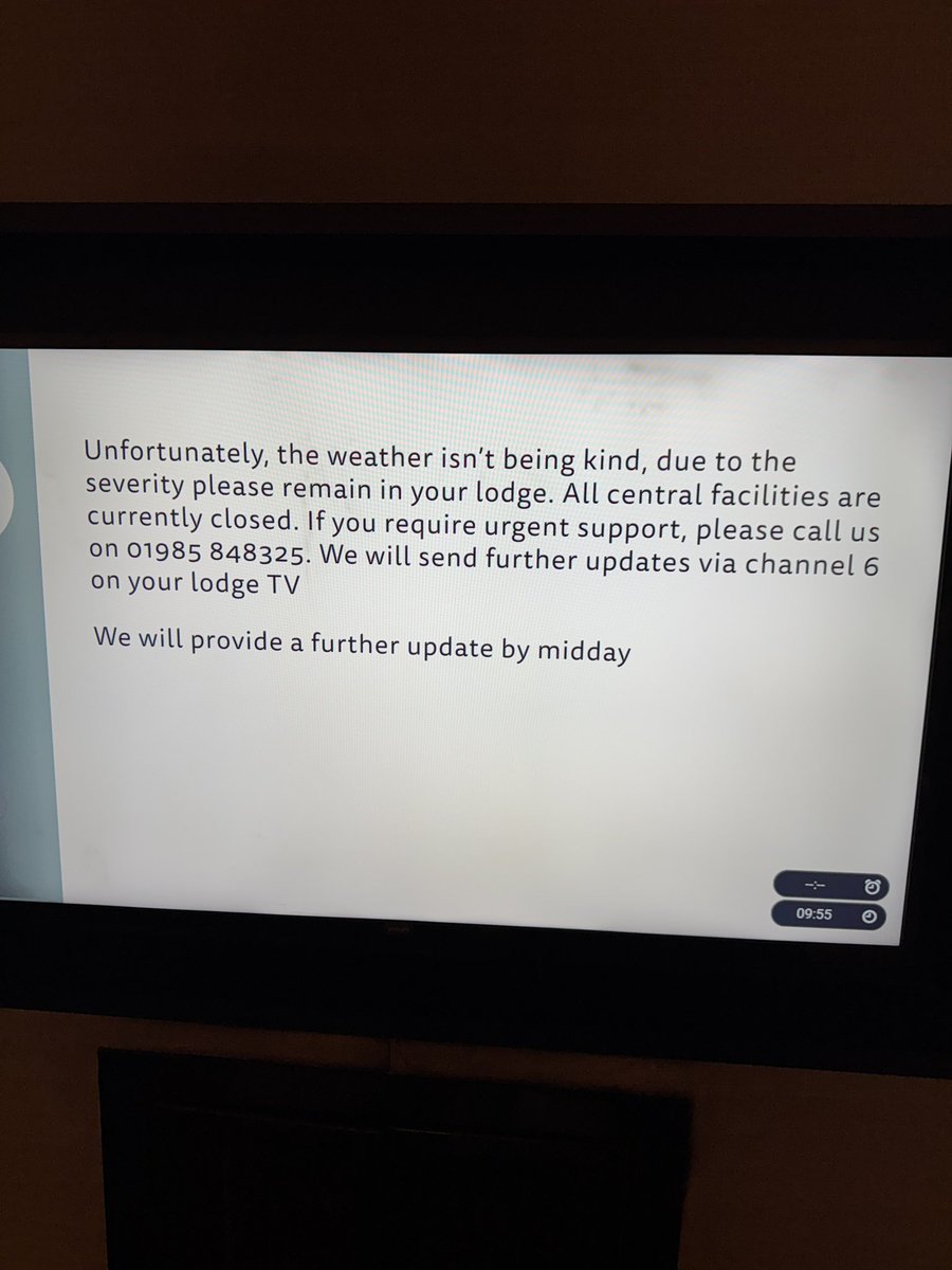 AndyR46's tweet photo. 🤔🤔 #longleat #centreparcs #Lockdown https://t.co/AC7kBlXgXQ