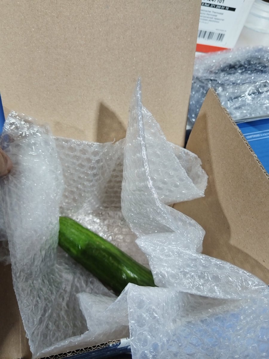 Bir hafta önce müşteriye arabasının yağ pompa fiyatına 15bin lira dedim Almanya sipariş. Adam 6bin liraya buldum dedi pompayı dolandırılma diye uyardım almış hemen havale yapmış. Pompa geldi akşam gel al malzemeyi dedim 😂😂😂