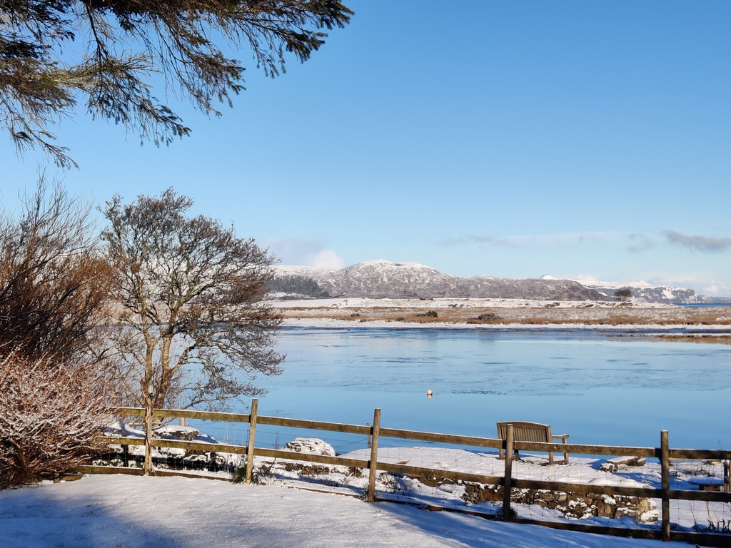 It'll soon be Christmas - but it's never too early to think about booking a holiday at Oystercatchers Cottage on Skye. Plenty of space in February half term; Summer filling up fast. #HappyChristmas #FebruaryHalfTerm
#selfcatering #Skye #cottage #summerholidays