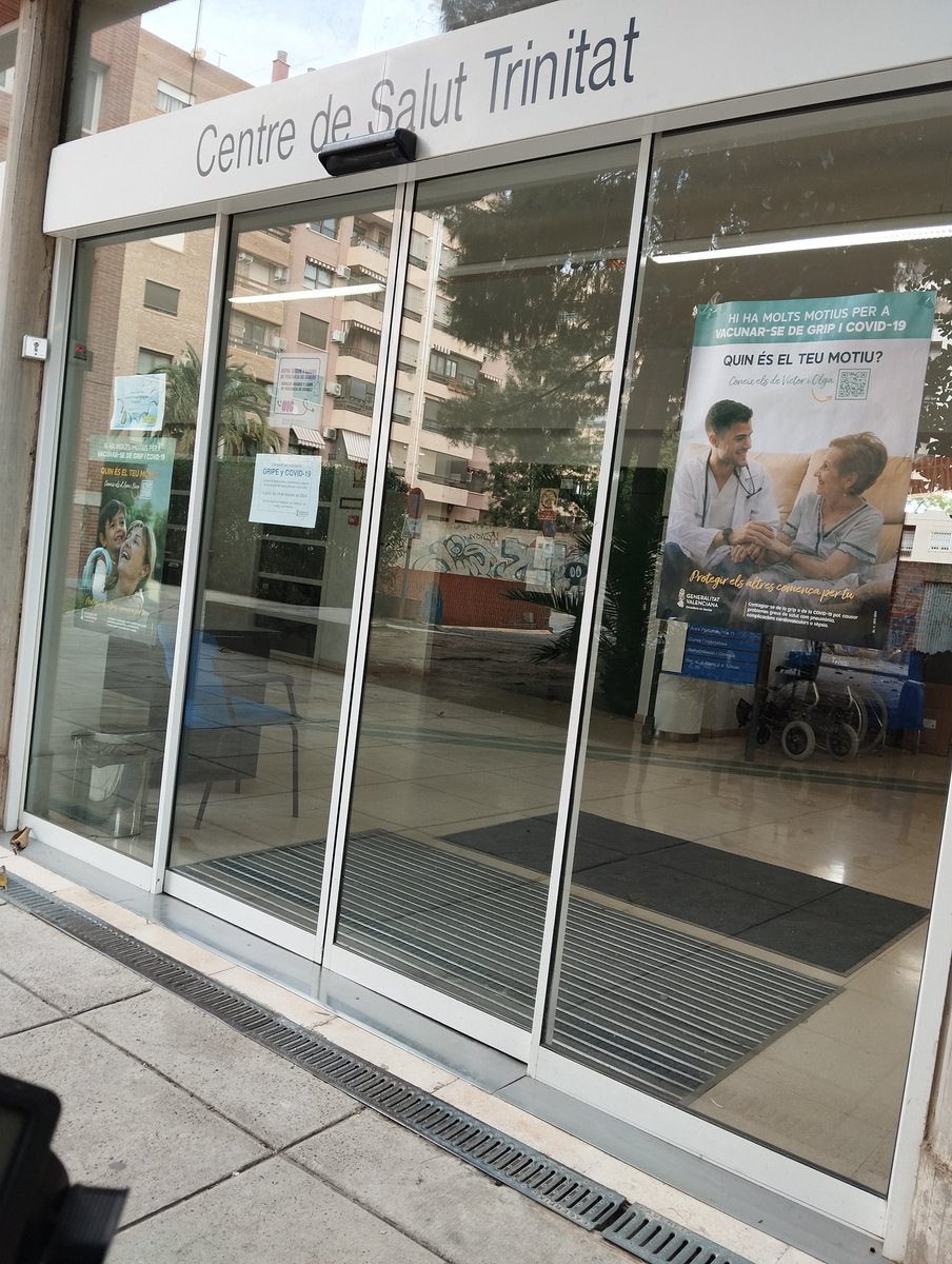El_Tubab's tweet photo. El bany del Centre de Salut de Trinitat (València) està en obres i no es pot utilitzar. 

Què el bany (l'únic que hi ha) per a persones amb diversitat funcional estiga en obres en un centre de salut és un perjudici greu per a la salut @JosGOSALBEZ1 @GVAsanitat

És indecent https://t.co/w9yGFEBple