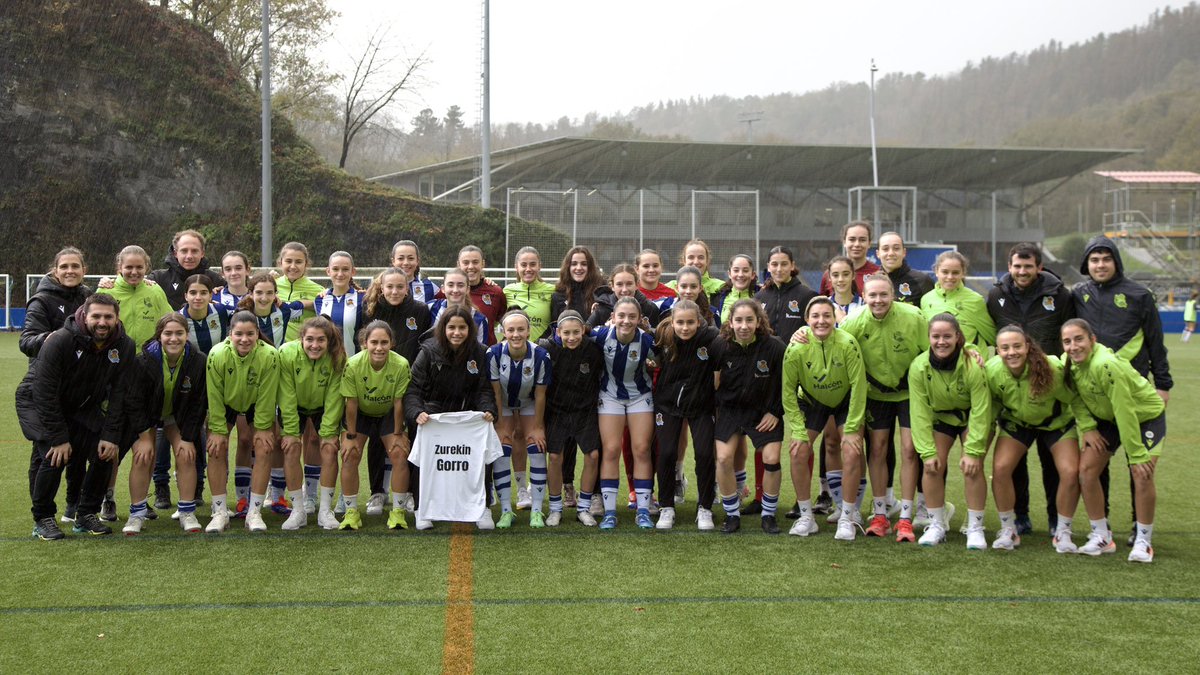 💙 𝗭𝗨𝗥𝗘𝗞𝗜𝗡 𝗚𝗢𝗥𝗥𝗢 💙 

Lehen taldeko kideak Kadeteen neurketa hasierara gerturatu dira Gorrotxategiri babesa erakusteko. 

👣 Pausoz pauso itzuliko zara zelaira! 

#WeareReal