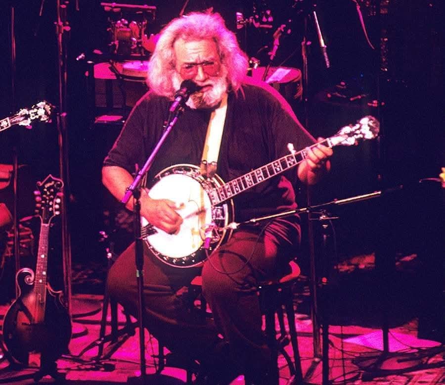 CPapasergio's tweet photo. Garcia &amp; Grisman 
December 7, 1991
The Warfield, San Francisco, CA 
https://t.co/BBlouYRzNS
Partial MTX video via Christopher Hazard recorded by Justin Kreutzmann
📷 Susana Millman https://t.co/zuHS16X9g5