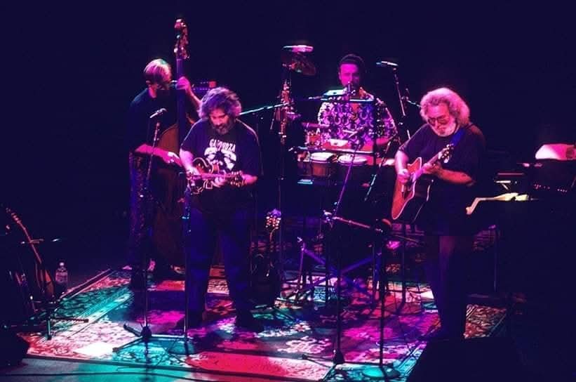 CPapasergio's tweet photo. Garcia &amp; Grisman 
December 7, 1991
The Warfield, San Francisco, CA 
https://t.co/BBlouYRzNS
Partial MTX video via Christopher Hazard recorded by Justin Kreutzmann
📷 Susana Millman https://t.co/zuHS16X9g5