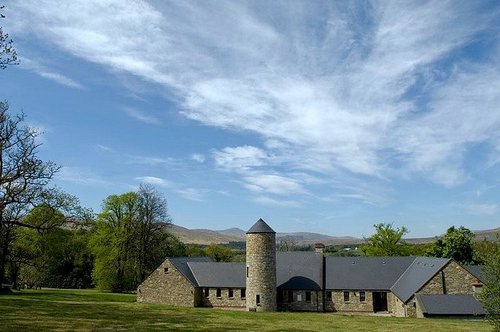 foylelocalhist's tweet photo. Happy birthday to 
#StColumba born 
#OTD in Gartan Co #Donegal though he fell in love with #Derry and became our patron saint. Even though he didn't found the city, as the legend has it, he loved it and you'll find him all over the city, from churches to holy wells to statues to- https://t.co/6qEW7TnAQT