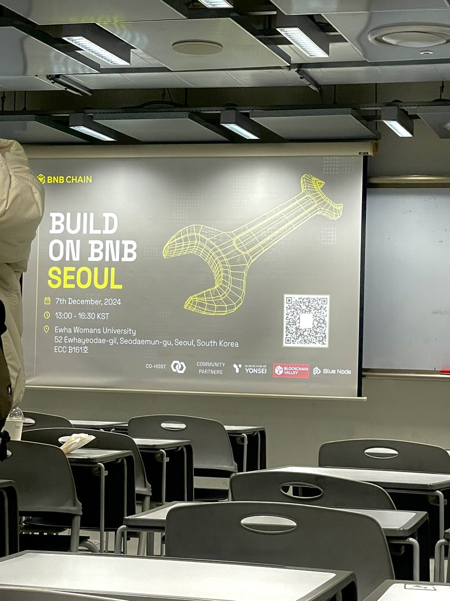 gamsngwon's tweet photo. #BNBKOREA #BNBChain
- Bnb testnet 에서 task marketplace 실행을 경험
- bnb 테크팀이 현재 집중하고 있는 목표: 빠른 처리 속도
- 트렌드 톺아보기, BNB DEX Thena, GOMBLE 스피커 세션: 특히, GOMBLE팀이 시장에 접근하시는 방식이 기억에 남은
즐거운 워크숍이었습니다!
#bluenode https://t.co/XXtkBsmJGy