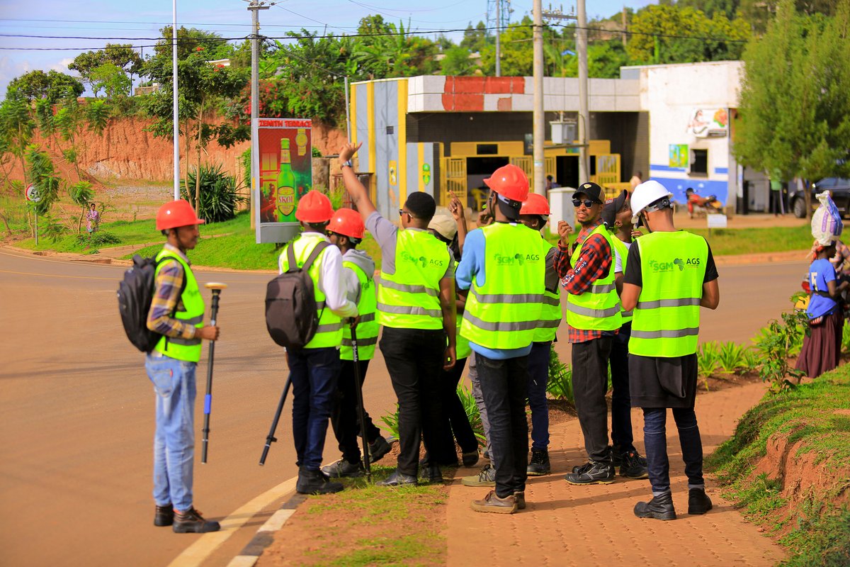 sgmrwanda's tweet photo. Our team is committed to excellence, safety, and precision in every project we undertake. Together, we ensure that every step we take builds a stronger, safer, and more innovative future. 💡

#TeamWork #SafetyFirst #InnovationInProgress #SGMRwanda https://t.co/RLtzrkrcs3