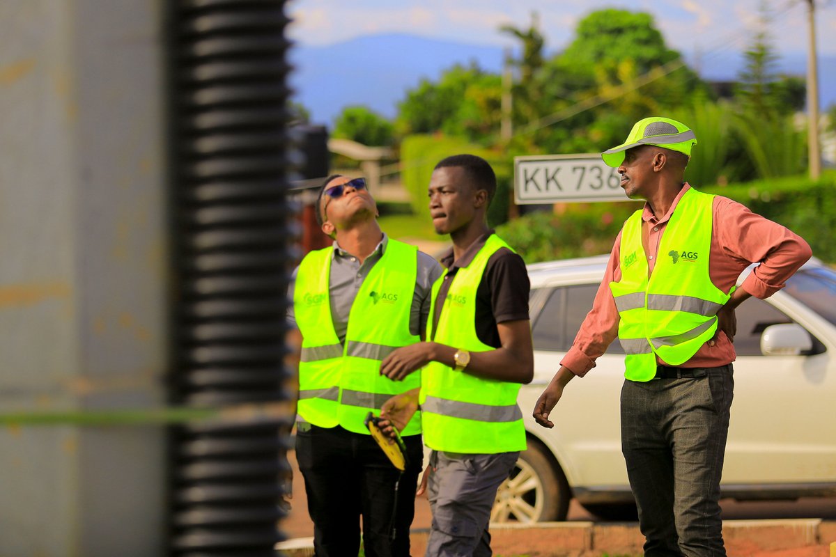 sgmrwanda's tweet photo. Our team is committed to excellence, safety, and precision in every project we undertake. Together, we ensure that every step we take builds a stronger, safer, and more innovative future. 💡

#TeamWork #SafetyFirst #InnovationInProgress #SGMRwanda https://t.co/RLtzrkrcs3