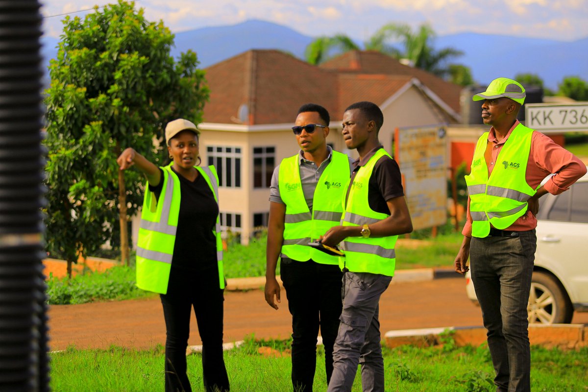 sgmrwanda's tweet photo. Our team is committed to excellence, safety, and precision in every project we undertake. Together, we ensure that every step we take builds a stronger, safer, and more innovative future. 💡

#TeamWork #SafetyFirst #InnovationInProgress #SGMRwanda https://t.co/RLtzrkrcs3