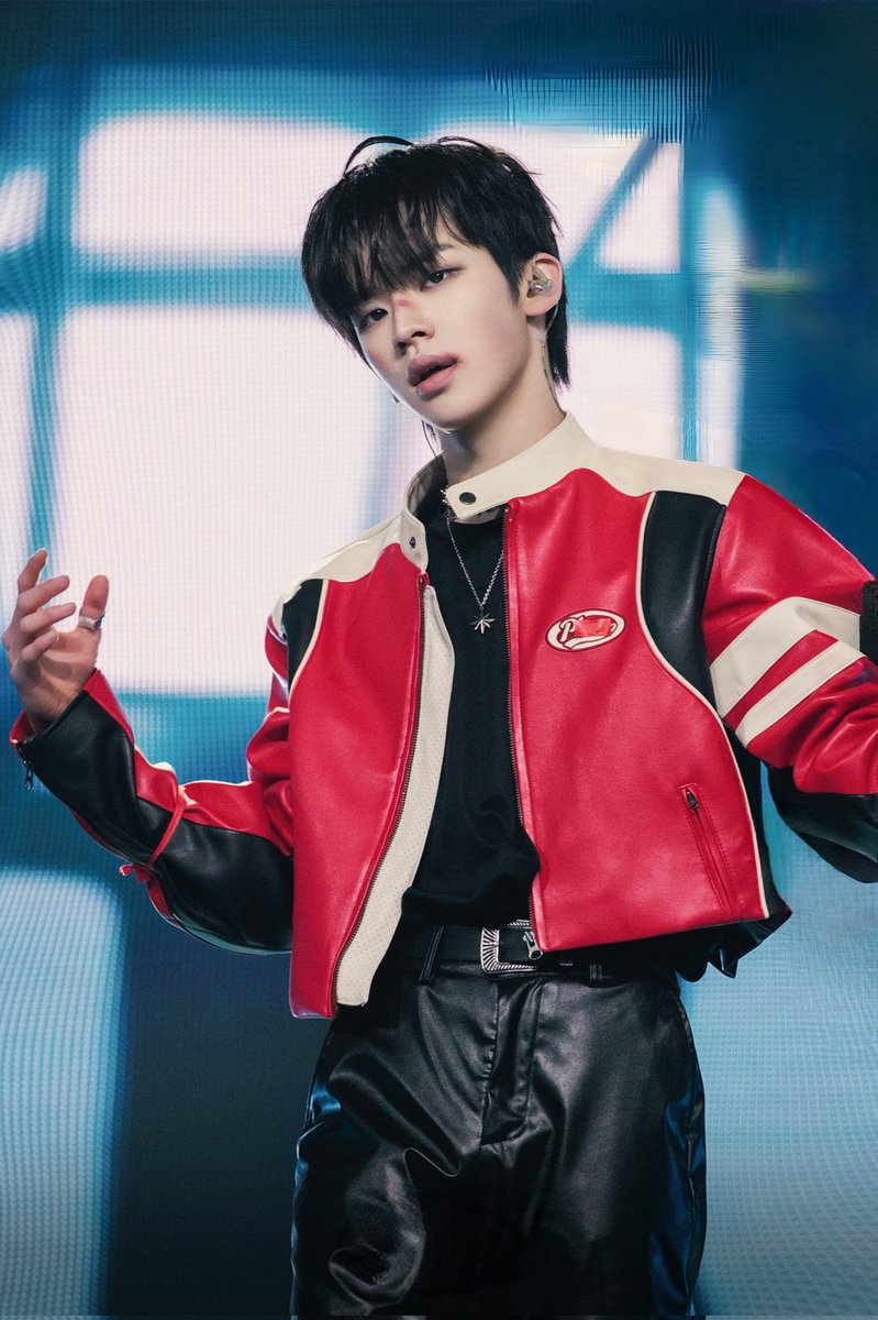 daeulsmile's tweet photo. i'm so excited for this performance, he's going to burn up the stage 🔥💥

#leedaeul #이다을 #李多乙 
#starlightboys #스타라이트보이즈 https://t.co/iCbVsJ17Jm