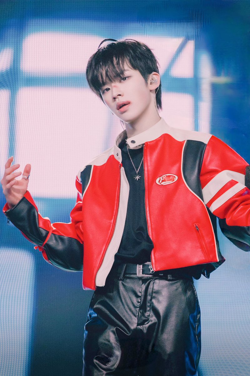 daeulsmile's tweet photo. i'm so excited for this performance, he's going to burn up the stage 🔥💥

#leedaeul #이다을 #李多乙 
#starlightboys #스타라이트보이즈 https://t.co/iCbVsJ17Jm
