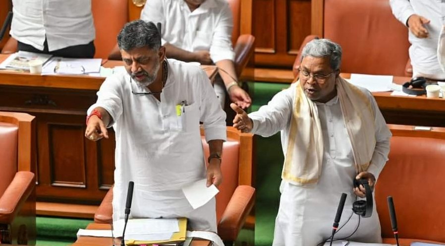 mr_mayank's tweet photo. BIG NEWS 🚨⚡

Karnataka Govt to remove British Agent Savarkar’s photo from Belagavi State Assembly premises 

Excellent decision by Congress Govt, no respect for traitórs 🔥 https://t.co/ip1tRFKDXy