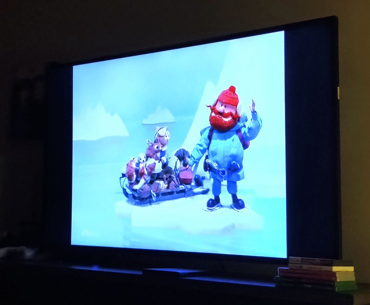 ScooterDoodles's tweet photo. "So, uhhh, you guys know that Rudolph is on, right?" 

Pizza Hut for dinner while watching my all-time favorite Christmas special with the family 🎄📺🦌❤️🍕☺️ #Rudolph60 #christmasvibes #pizzatime #stopmotionclassic https://t.co/8YTNkd1Dys