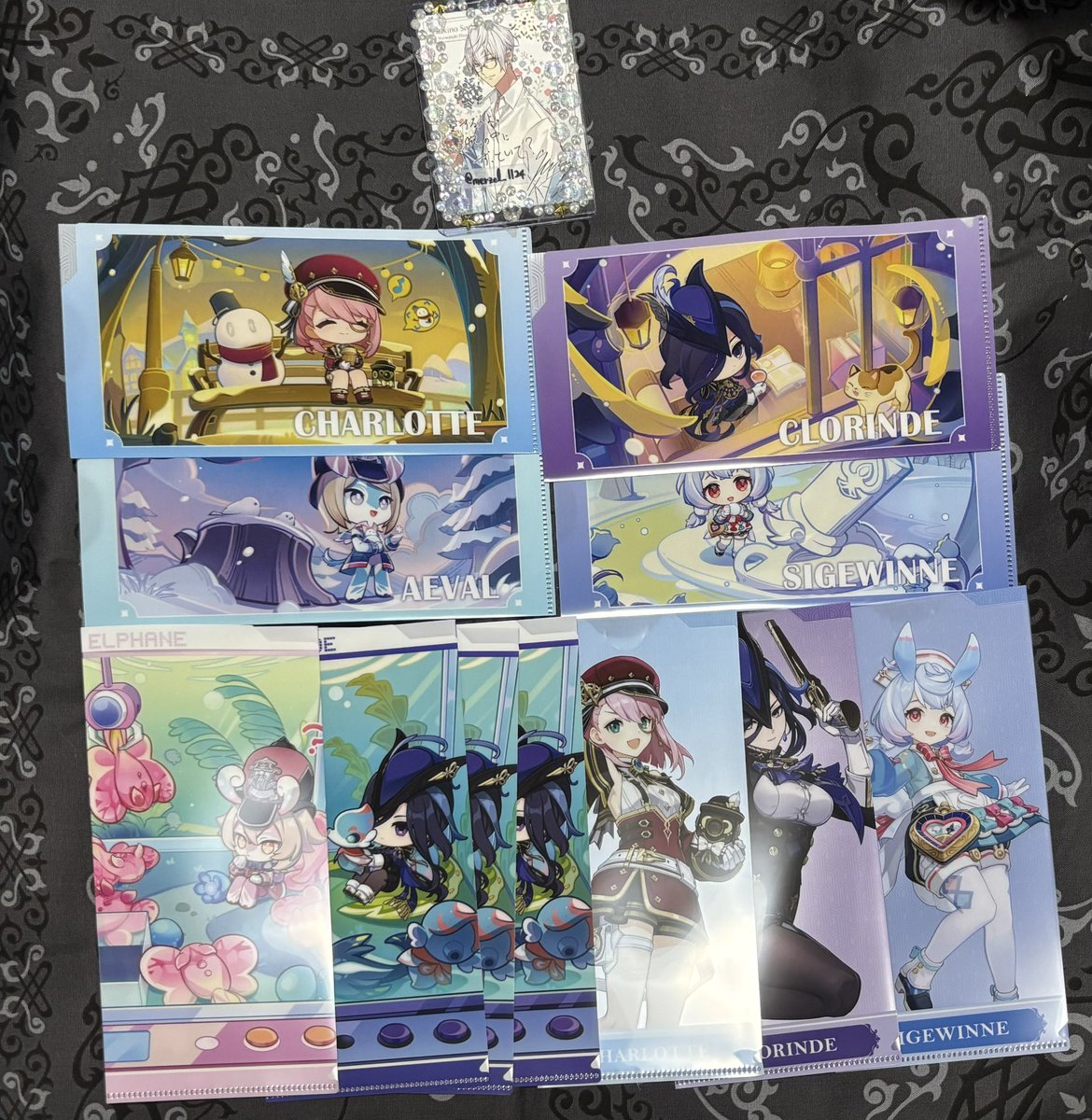 merzel_1124's tweet photo. 【交換】原神 GIGOコラボ チケットファイル

譲）等身→クロリンデ､シャルロット､シグウィン
SD縦→クロリンデ3､エルファネ
SD横→クロリンデ､シャルロット､シグウィン､アイベル

求）リオセスリ(画像2枚目参照💕>👑)

立川手渡しまたは郵送での交換希望 https://t.co/6OdwLhwTOj