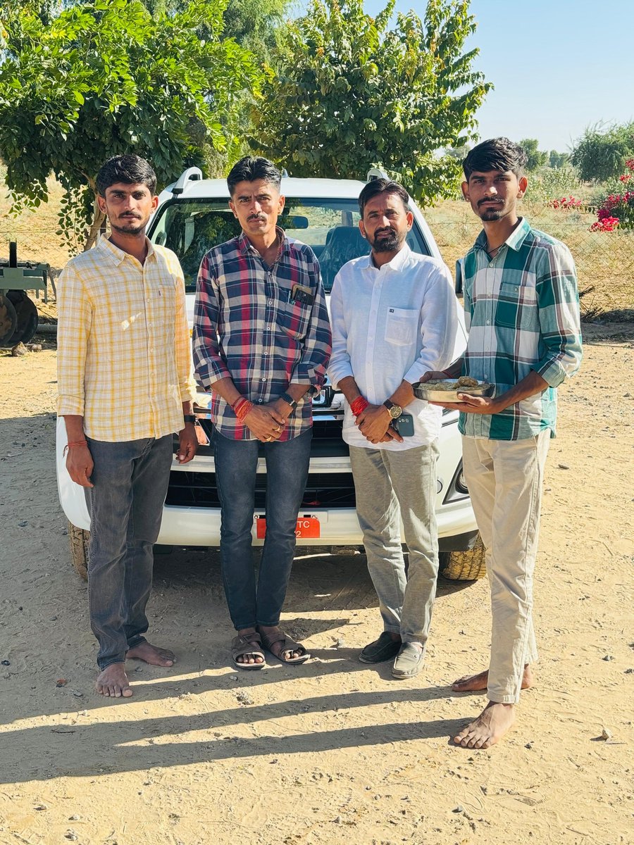 agsingodiya's tweet photo. सिंगोड़िया निवासी भाई ओमप्रकाश बेनिवाल एवं लक्ष्मण बेनिवाल को ISUZU गाड़ी लेने पर हार्दिक बधाई।
ये वाहन आपके जीवन में उन्नति और समृद्धि लेकर आए। सुरक्षित और सुखद यात्रा की शुभकामनाएं! https://t.co/Mf4ihl2gRo