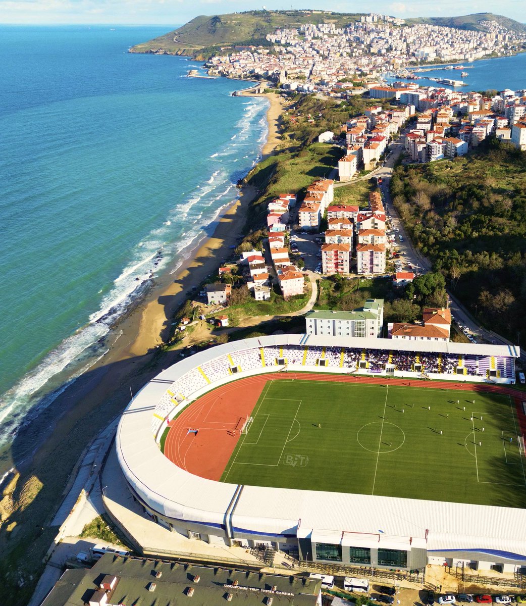Muhteşem stadyumumuzda BAL LİG'inde liğ 4ncüsü  #Sinopspor'umuz;
Liğ 2ncisi komşumuz 
Çankırıspor'u misafir ediyor.

Bütün futbolseverlerin hayran olduğu muhteşem stadyumumuzu
7'den 70'e başta kadınlarımız olmak üzere çocuklarımızla  birlikte ailece
dolduralım.

Bilinen