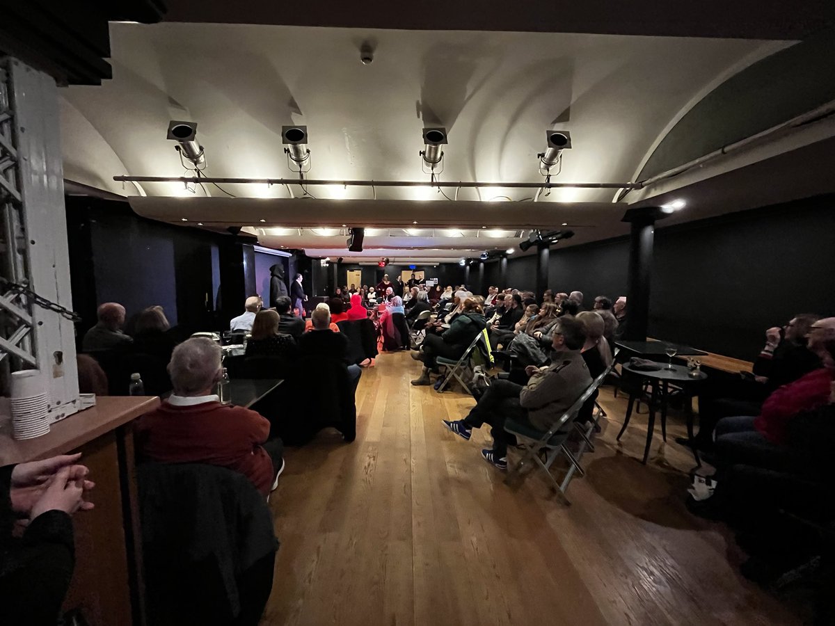 We had  such a fab first night with our Huddersfield sleuths solving A CHRISTMAS KILLING at Lawrence Batley Theatre! We all learnt some vital science facts as well as solving a devious crime 😁

We’re ready and raring to go for round 2 tonight with another sold out show! 😍