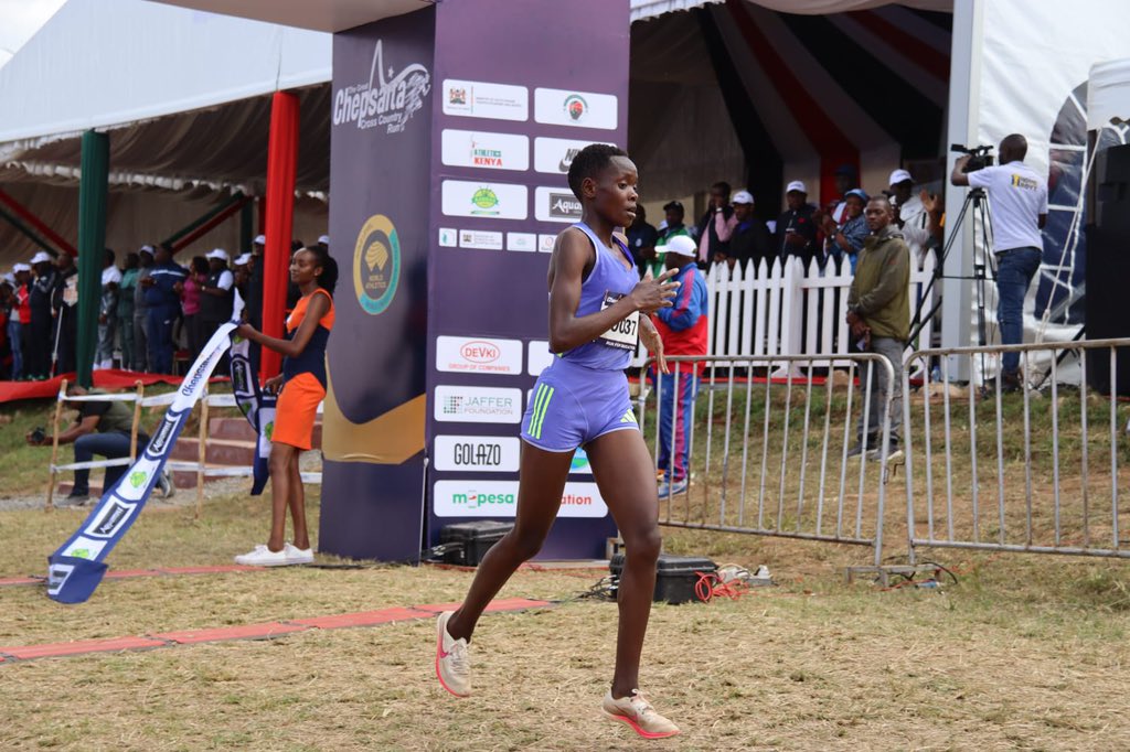 athletics_kenya's tweet photo. Uganda’s 🇺🇬 Loice Chekwemoi dominates the women’s 10km to win the race in 34:32 ahead of Ethiopian 🇪🇹 Shemiles Molla Mekidis. Kenya’s 🇰🇪 Celestine Biwot finished the podium in 36:43
#chepsaitacrosscountry
#Run4Education
#AthleticsKenya https://t.co/1xUCagQa80