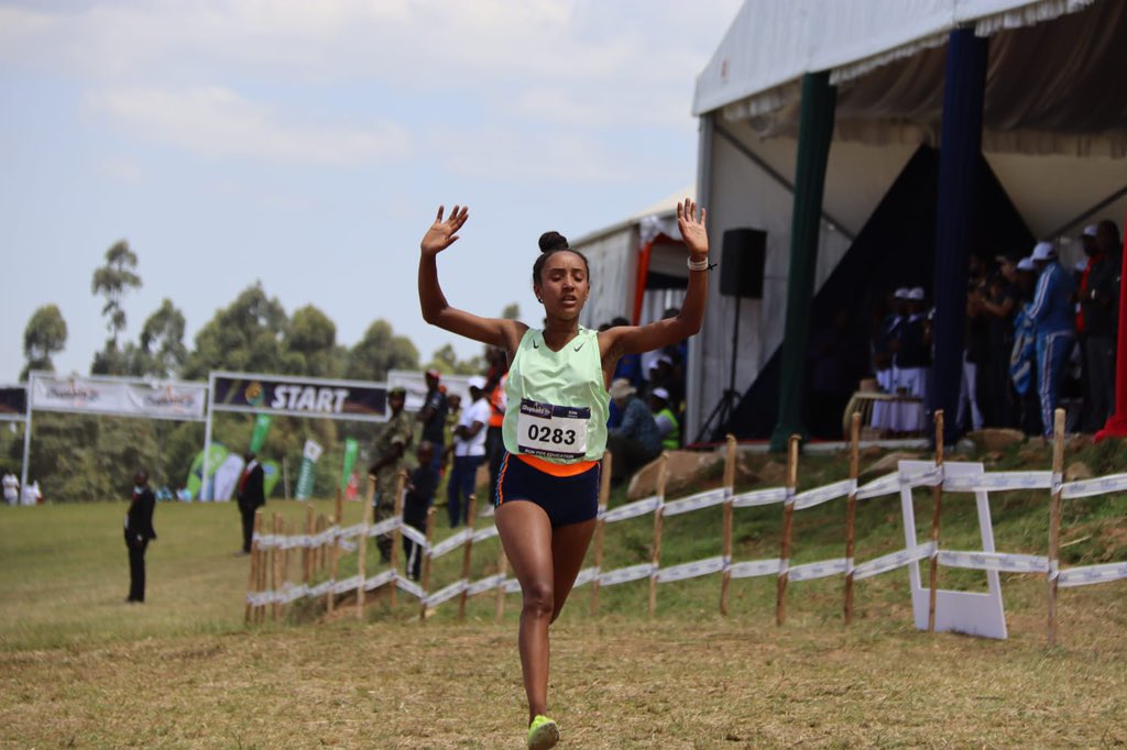 athletics_kenya's tweet photo. Uganda’s 🇺🇬 Loice Chekwemoi dominates the women’s 10km to win the race in 34:32 ahead of Ethiopian 🇪🇹 Shemiles Molla Mekidis. Kenya’s 🇰🇪 Celestine Biwot finished the podium in 36:43
#chepsaitacrosscountry
#Run4Education
#AthleticsKenya https://t.co/1xUCagQa80