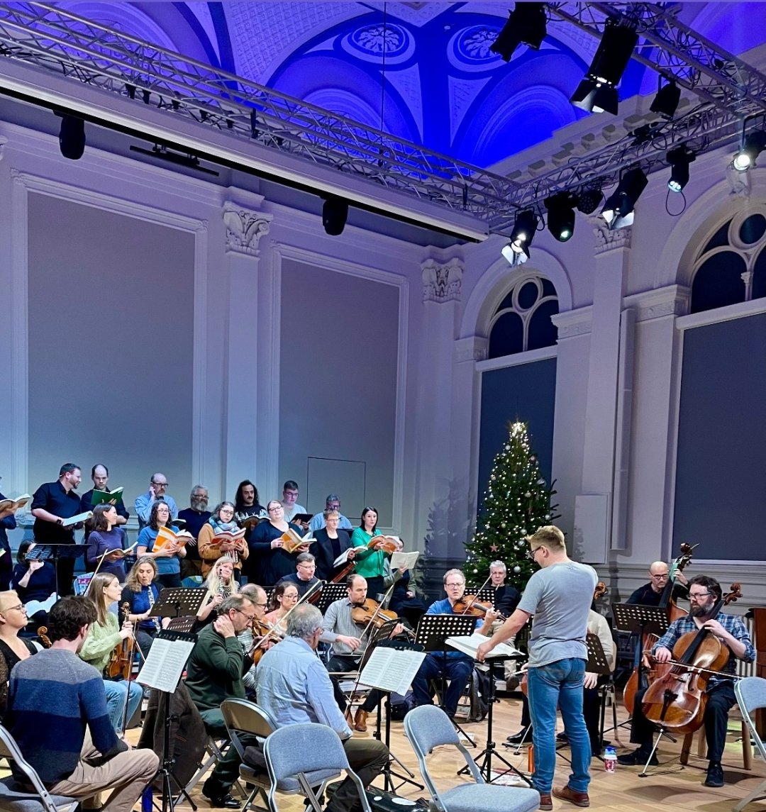 joseph_doody's tweet photo. Thanks for the standing ovation, Skipton! I'm just glad I was awake enough to sing... 
Lovely #Messiah last night with @SkiptonCamerata
@TheCCLeeds and fellow soloists @JulMontgomery @bethmoxon @LeslieJohnFlan1 conducted by the indefatigable @bencrickmusic 👏🏻 
#Handel #oratorio https://t.co/iFvsAexYSw
