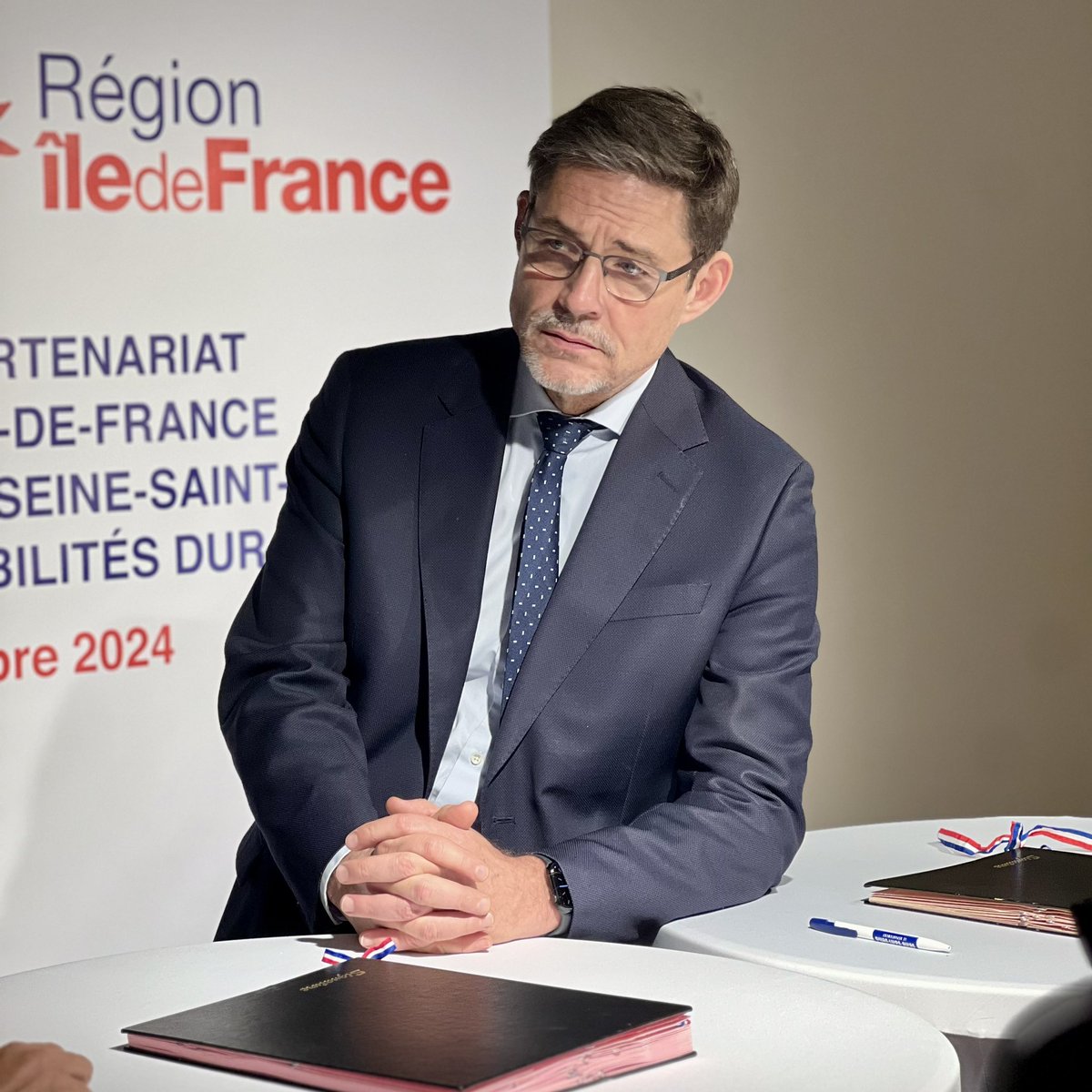 RepCD93's tweet photo. @philippedallier , maire des Pavillons-sous-Bois et president de notre groupe, accueille @vpecresse ,la présidente de la Région et @StephanTroussel le président du Département pour la signature d’un partenariat en faveur des mobilités durables https://t.co/0cY3J4eO2x