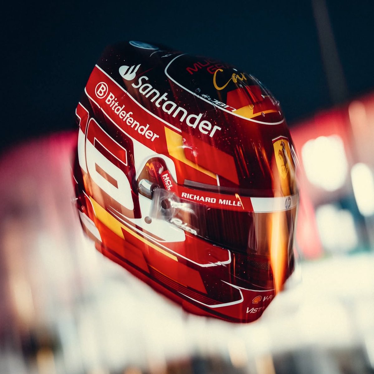 charlosarchive's tweet photo. charles special helmet for carlos 😭💔 https://t.co/uLZR6W7lbn