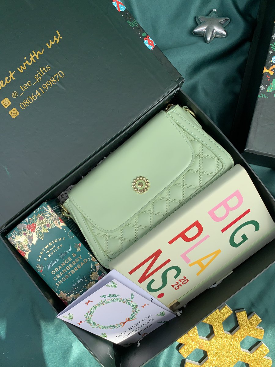 Tee_Gifts's tweet photo. For HER this Christmas🎁

#60,000 https://t.co/UQ9LqmEPw0