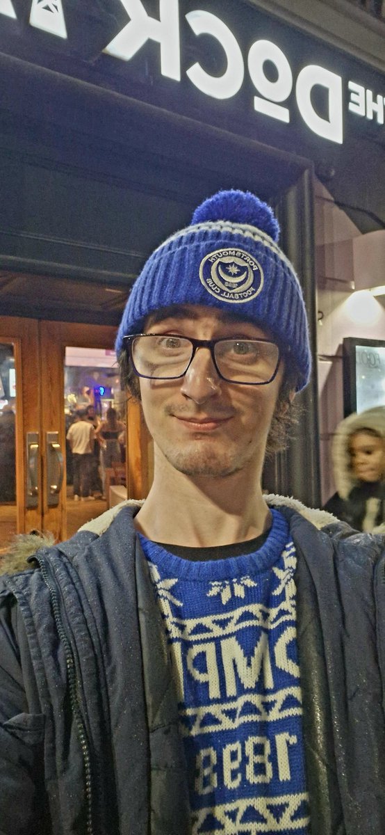 HazzaTWood96's tweet photo. Me at The Dockyard Portsmouth pub off Guildhall square last night celebrating Christmas with my colleagues from Southern Co-op Fawcett Road, thanks for a great night guys. 🎅🏻
#SouthernCoop #MyJob #MyColleagues #Christmas #christmas2024 https://t.co/7OfJCPCnQz