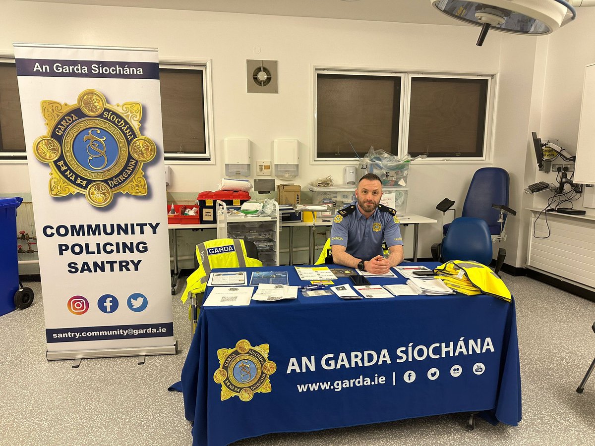 BeaumonthospitalQ&I (@magnetbeaumont) on Twitter photo Thanks to our community Garda, Alan who came in to ED to do a ‘clinic’ yesterday 👌<a href="/Fionathorpe3/">Fionathorpe</a> @connolly_sinead <a href="/GardaTraffic/">An Garda Síochána</a> Thanks to our community Garda, Alan who came in to ED to do a ‘clinic’ yesterday 👌<a href="/Fionathorpe3/">Fionathorpe</a> @connolly_sinead <a href="/GardaTraffic/">An Garda Síochána</a>