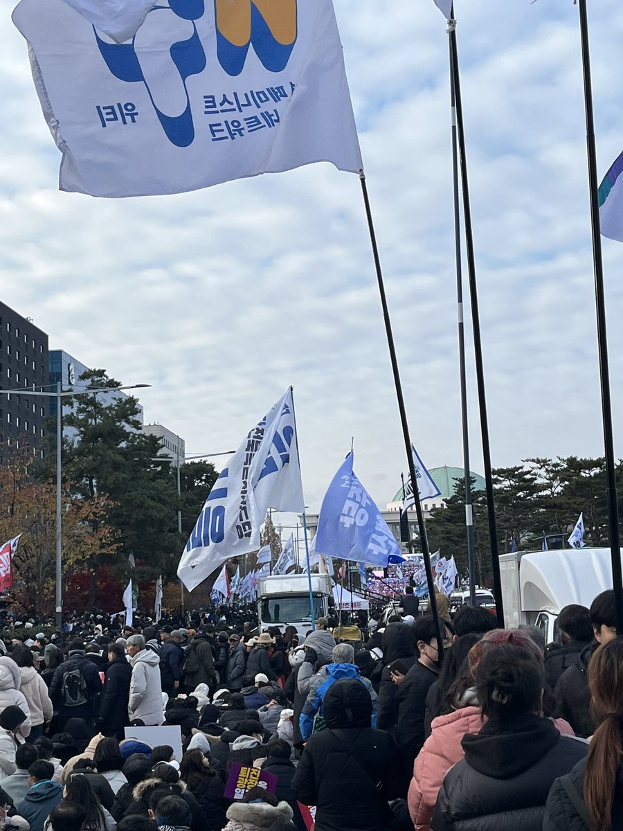 나도 좋은 세상을 만들고 싶었어. 우리 모두 마크 세상에서만 살게 해주려고 소리 치고 왔어.