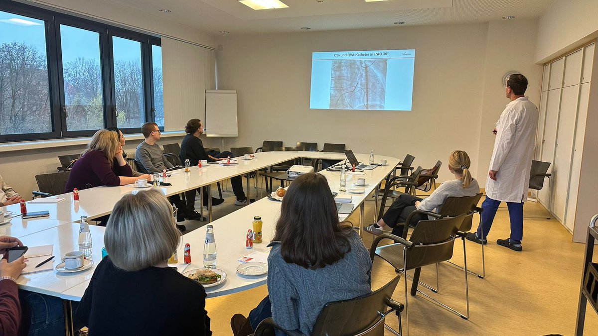 Sebastian Feickert (@sebfeickert) on Twitter photo 🎅 Am 06.12. gab es am <a href="/Vivantes/">Vivantes Netzwerk für Gesundheit GmbH</a> Klinikum Am Urban in Berlin die Nikolaus-Neuauflage unseres Hands-On EP-Kurses „Hand-aufs-Herz“ –
✋➡️🫀
und was für ein Tag es war!
📚 Spannende Impulsvorträge zu den Grundlagen der Elektrophysiologie legten den perfekten Grundstein
💉 🎅 Am 06.12. gab es am <a href="/Vivantes/">Vivantes Netzwerk für Gesundheit GmbH</a> Klinikum Am Urban in Berlin die Nikolaus-Neuauflage unseres Hands-On EP-Kurses „Hand-aufs-Herz“ –
✋➡️🫀
und was für ein Tag es war!
📚 Spannende Impulsvorträge zu den Grundlagen der Elektrophysiologie legten den perfekten Grundstein
💉