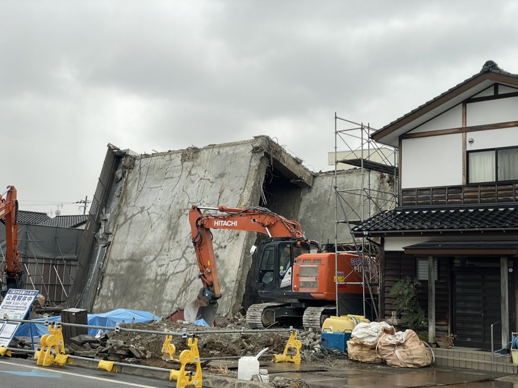 YukaItazu's tweet image. 【#能登半島 #災害ボランティア】 #泉健太 衆議、 #岡本あき子 衆議と共に #輪島市 の支援へ。元旦の震災や9月の豪雨により、まだまだ能登全体が大変な状況にあります。