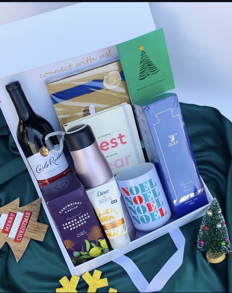 Tee_Gifts's tweet photo. Our Eggnold christmas gift package🎁
Classy and functional 👌🏾

Price:#100,000 https://t.co/cJ2IQ4e7Fu