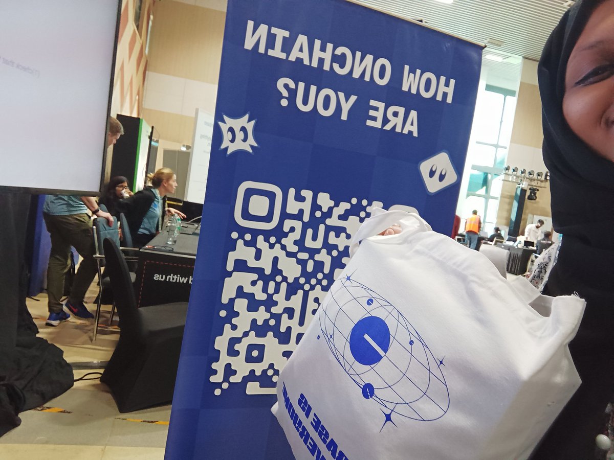 Sherhin55's tweet photo. Claimed the base merch but was too late for @sumedha2199 cool hoodies.#coinbased @base https://t.co/IXRdv37Sug