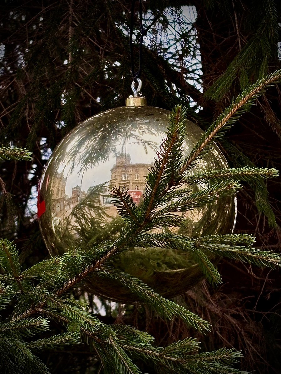 digihull's tweet image. A winter Christmas walk around the city centre