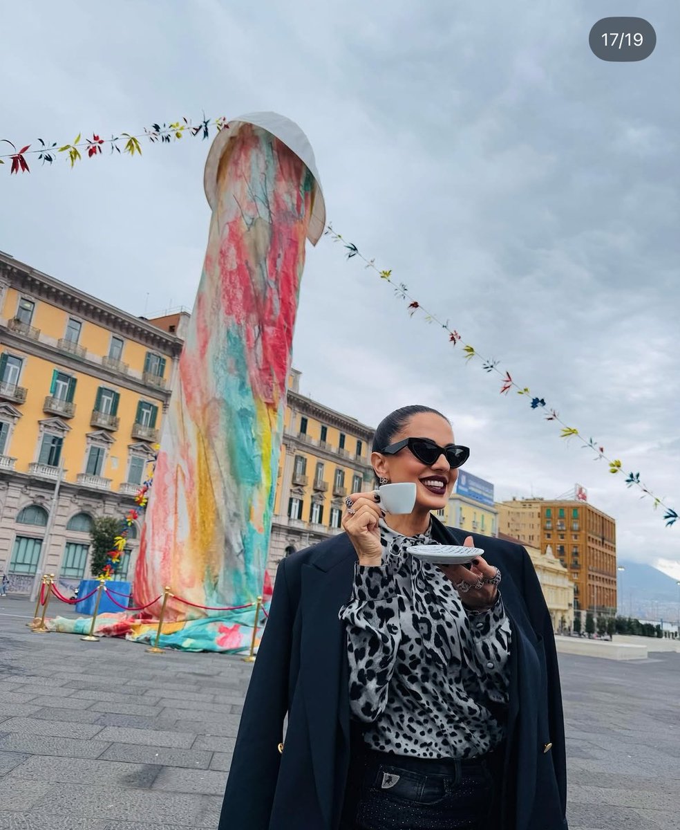 chasingthestars's tweet image. L’iconica #pausacazzo