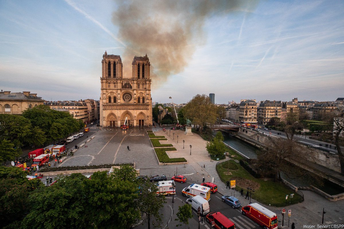 La cathédrale #NotreDame de <a href="/Paris/">Paris</a> rouvre ses portes. La France et le monde saluent cette renaissance.

Je salue le courage des soldats du feu de <a href="/PompiersParis/">PompiersParis</a> qui voici 5 ans s’engagèrent pour sauver de la disparition ce joyau national.