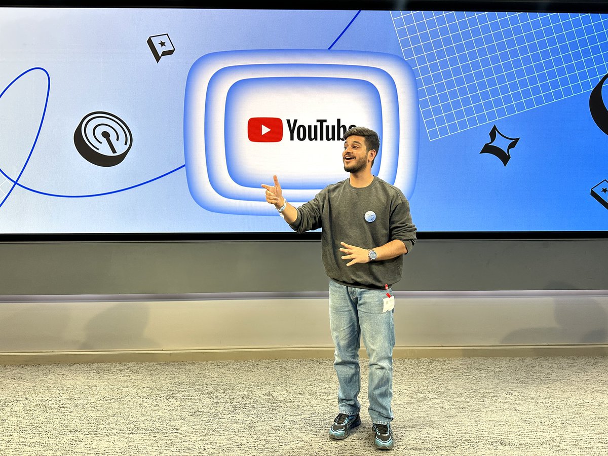 deepanshubhaskr's tweet photo. One search away from pretending to be an expert. Thanks, Google! https://t.co/vTiXsrYoi3