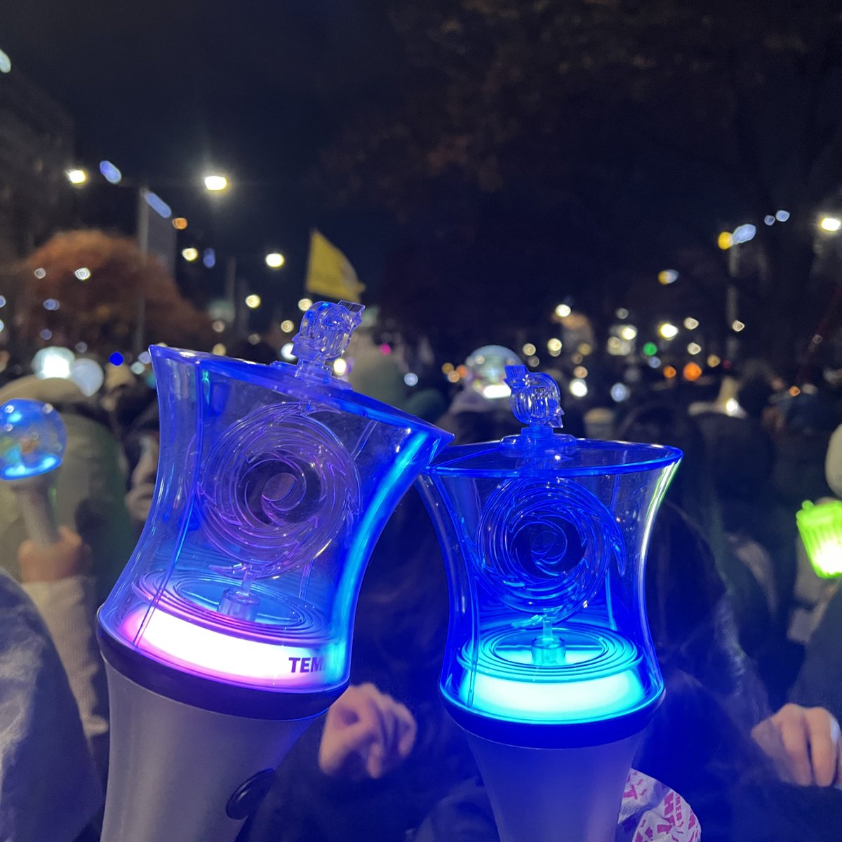 tae______rae's tweet photo. 여의도미팬
근데이제 아이돌이없는.. https://t.co/UnU46ljuac