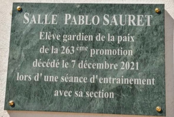 3 ans que notre ami Pablo nous a quitté alors qu’il était en entraînement avec sa section de la 263e promo de GPX. 

Joueur passionné, il transmettait aux nouveaux son amour du métier, lui qui avait exercé la fonctions de policier adjoint quelques années.
Tu nous manques ! 🙏