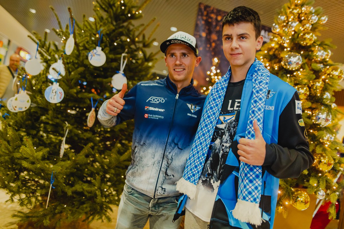 Biało - niebieskie Mikołajki za nami ⚪🔵🎅🏻

Dziękuję za tak liczne przybycie. Za każdą przybitą 5 🙏🏻, każdy autograf ✍🏻 i zrobione zdjęcie🤳🏻.
_______________________________
Social Media Partner
➡️carhifi24.pl⬅️
Najlepszy sprzęt car audio i o wiele więcej 🚘🔊💥