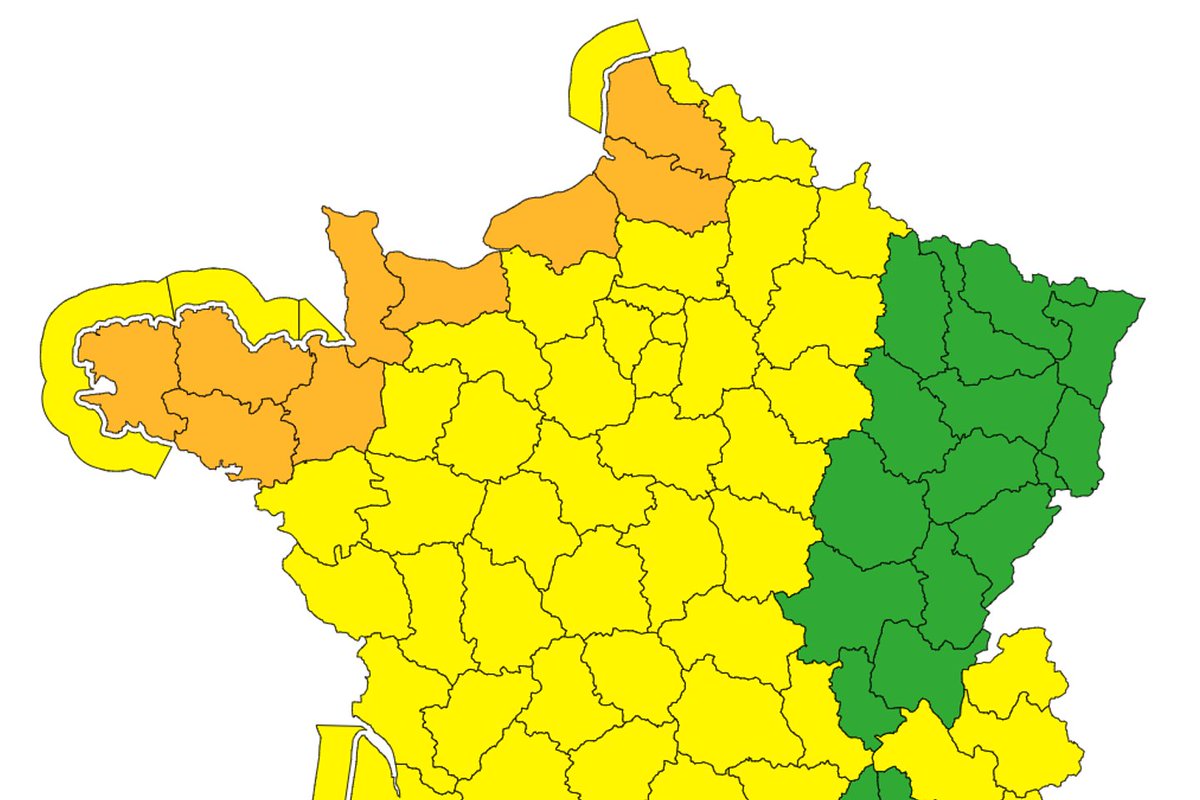 XNews_France's tweet photo. 🌧️ Tempête Darragh : vigilance orange pour quinze départements du Nord-Ouest et du Sud-Est. Des perturbations dans la circulation des trains sont signalées. La vigilance jaune est également en place pour 56 départements. Restez prudents ! #Météo #Tempête (Le Monde) https://t.co/s6ARb7hdUG