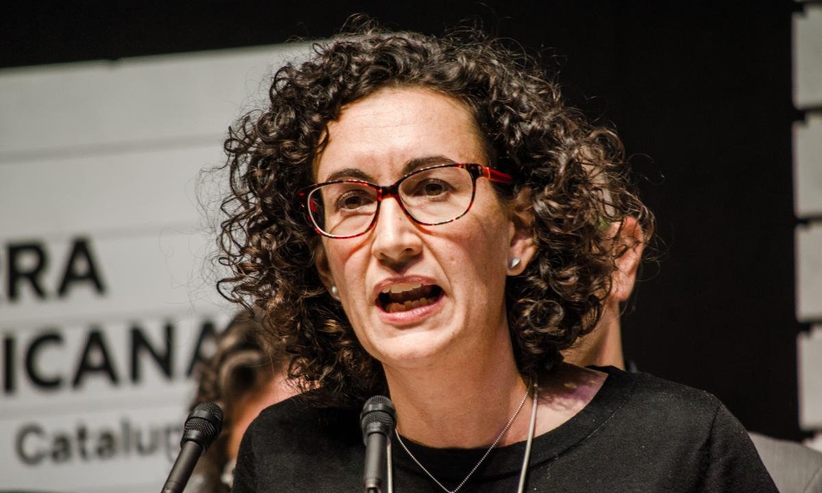 Nova Esquerra Nacional és la renovació del partit com ells diuen?
Tothom sap que, encara que ho neguin són la candidatura "rovirista". 
La Marta no hi és perquè se'n va a viure a Suïssa i no vol viure més a  Catalunya.
#Renovació