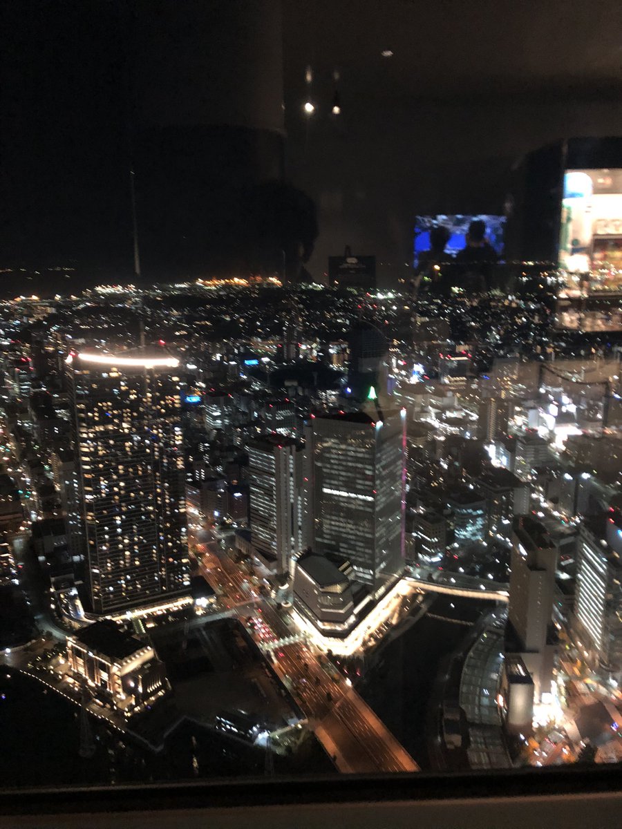 KRKMSAMA's tweet photo. 横浜に行ってきた！クリスマスマーケットとランドマークタワー！ワシントンホテルに泊まった十数年前を思い出したけどまだあるのかな。。。 https://t.co/2Crbygskrl