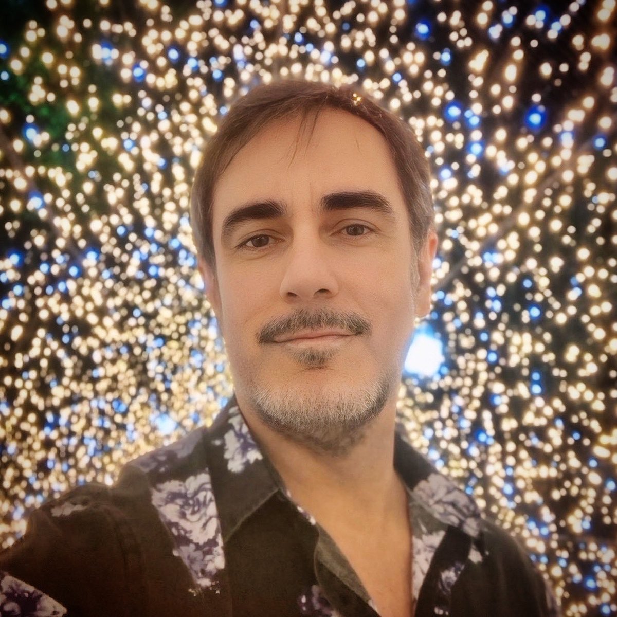 SeveralSounds's tweet image. Night Lights 🎶🎶🎶 #NightLights 🎶🎶🎶 #SelfieSaturday #DazzlingDecember #MoodOfTheMonth #NoClimaDoMês