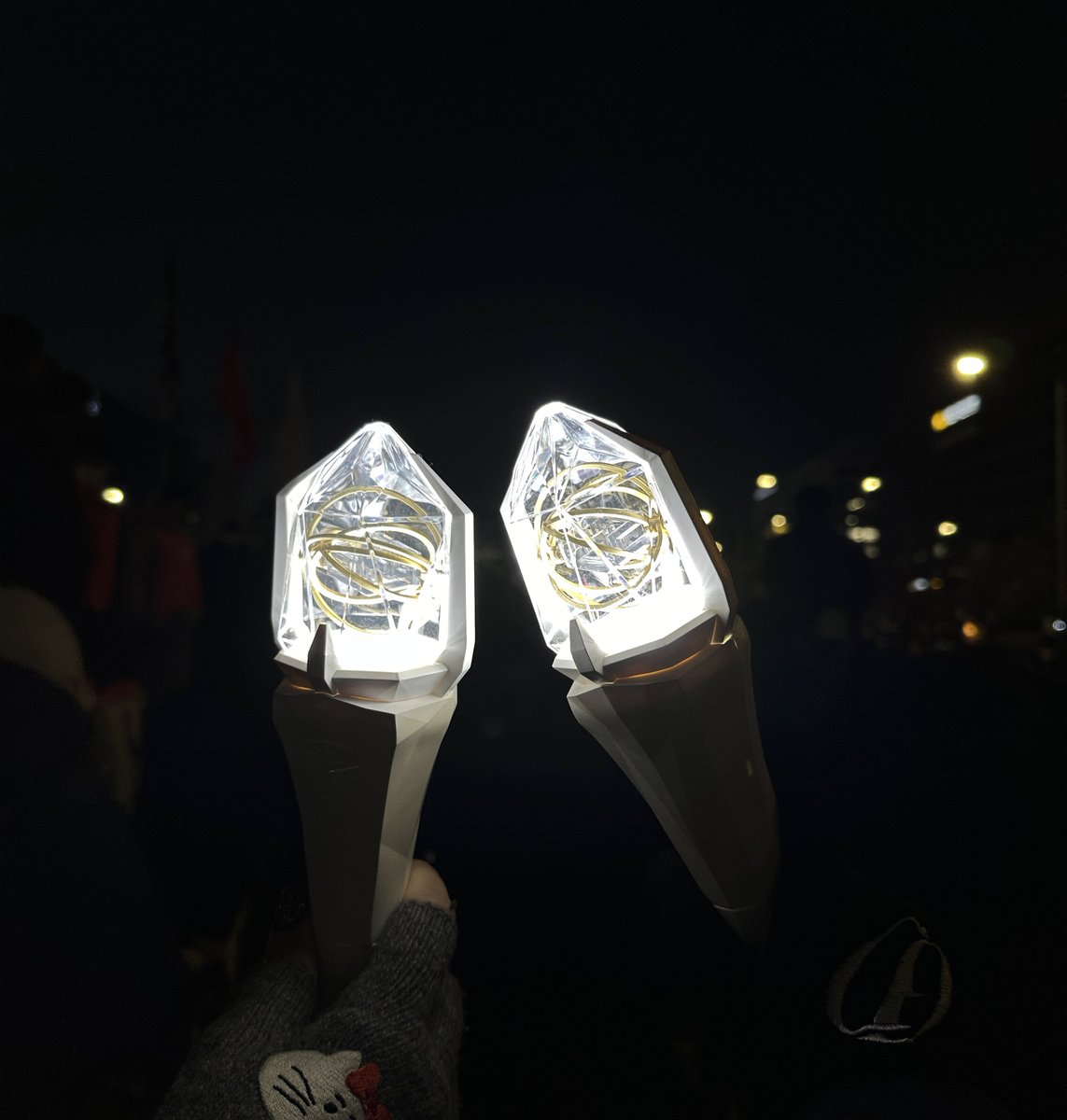 어둠이 빛을 내어 쫓는다 해도 마침내 진실은 드러날거야