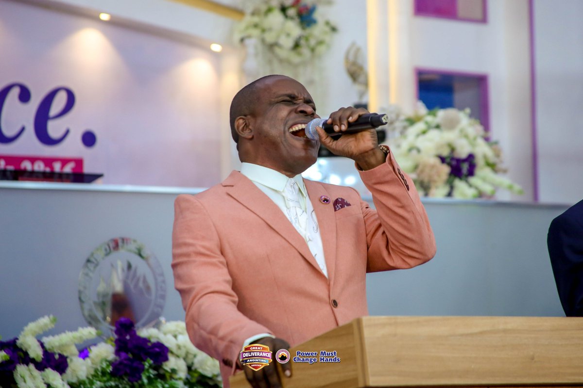 MFMWorldwide's tweet photo. At the battlefront, God’s chosen warriors, our Pastors led us in powerful prayer sessions, leading us to victory!
#PMCH
#DecemberEdition
#GreatDeliverance
#AnnualAnointingService
#MFMWorldwide https://t.co/zsbfMlGm16