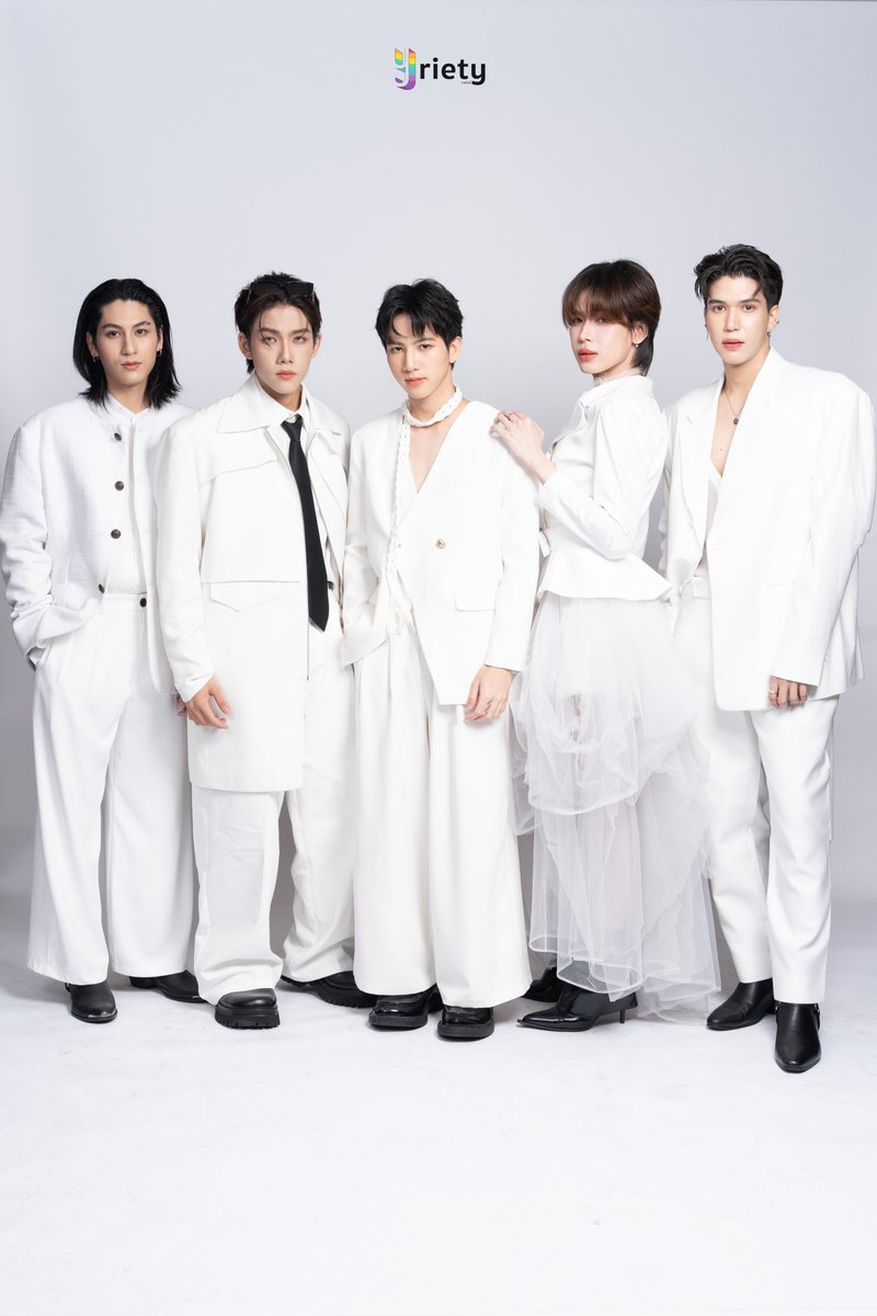 Yriety's tweet photo. Yriety ขอขอบคุณนักแสดงจากซีรีส์ “Flavor Of Us ปรุงรักให้ลงล็อก” จากค่าย "Yzilla" ที่ให้เกียรติมาร่วมงาน “Y Entertain Awards 2024 Presented by JisuLife” ในครั้งนี้นะคะ 💜✨

#YEntertainAwards2024xJisuLife
#YEntertainAwards2024 
#phanp 
#peipeikrit 
#Rangjirakith
#BBen 
#MarwinAkk https://t.co/ex4sI3uMPV