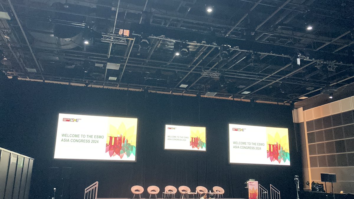 luixposado's tweet photo. Happy to have presented at #ESMOASIA24 the work we conducted at the Medical Oncology Department of Salamanca on the impact of palliative care in patients with advanced lung cancer. Also delighted to have included a mention of my city (Zamora) in the acknowledgments slide! https://t.co/TlnlBPVhrn