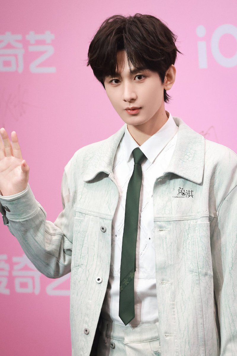 Cy_1705_'s tweet photo. 24.12.07

CHENGYI SHINING AT IQIYI 2024

Cr.usakieeeeeee-兔淇

#iQIYIScreamNight2024xChengYi
#ChengYi https://t.co/jg7RyL4v4X