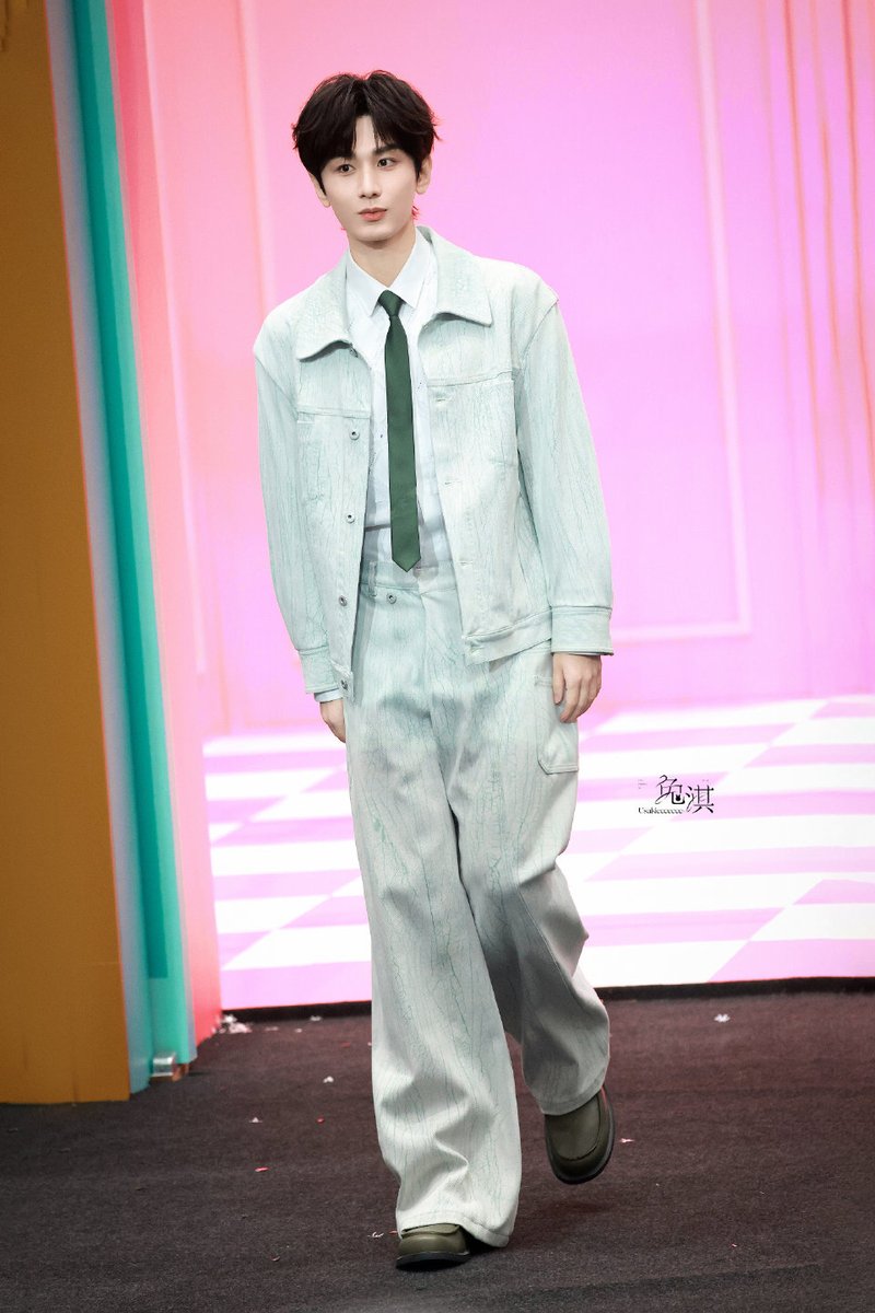 24.12.07

CHENGYI SHINING AT IQIYI 2024

Cr.usakieeeeeee-兔淇

#iQIYIScreamNight2024xChengYi
#ChengYi